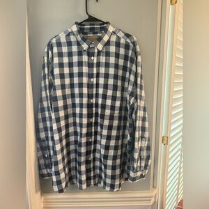 Clearwater Outfitters Blue and White Casual Gingham Button Down Shirt